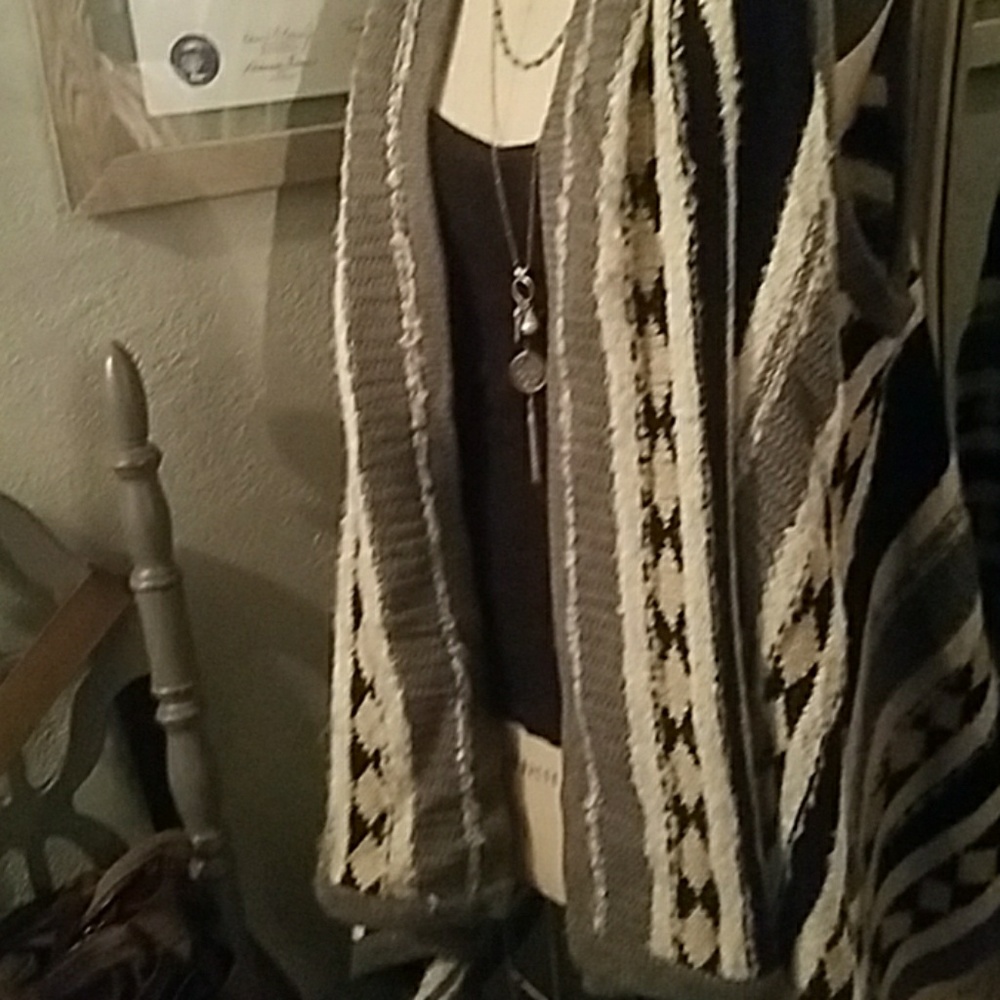 Sweater - Picture 3 of 6